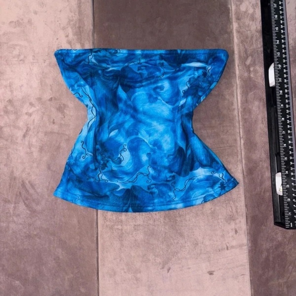 Blue Marble Print Strapless Crop Top